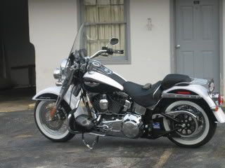 IMAGE: http://i65.photobucket.com/albums/h205/HotRod718/Deluxe/Picture052.jpg