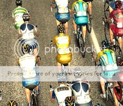 i65.photobucket.com/albums/h201/matthew493/Daniel%20Martin/2010/Vuelta/Stage%2018/meinyellow.jpg