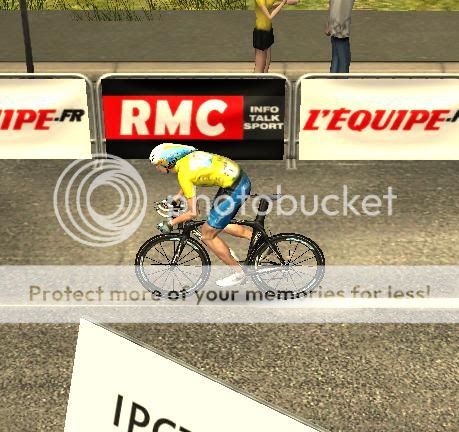 i65.photobucket.com/albums/h201/matthew493/Daniel%20Martin/2011/Volta%20a%20Portugal/Stage%2010/Istart.jpg