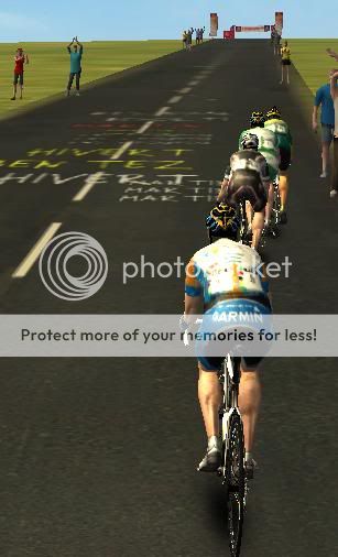 i65.photobucket.com/albums/h201/matthew493/Daniel%20Martin/2011/Volta%20a%20Portugal/stage%203%204/hesjedaldroppedo_0.jpg