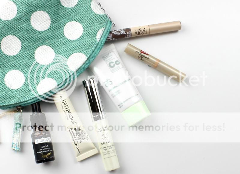 Beauty Essentials to Pack for Flight