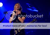 http://i65.photobucket.com/albums/h225/Dinka_75/Nickelback/Joe_Louis_Arena/th_014.jpg